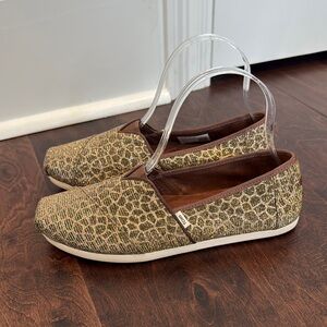 Toms Women’s Shoes Sparkly Shimmery Flats  Animal Print Brown Gold Tan, sz 6.5